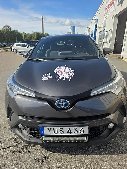 Toyota C-Hr 2018 photo 2