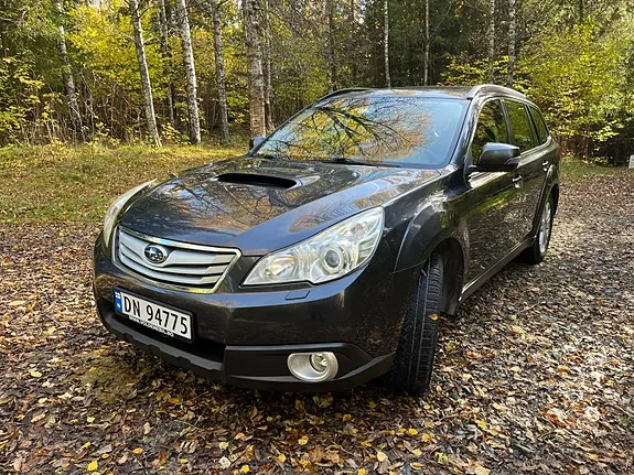 Subaru Outback 2012 photo 2