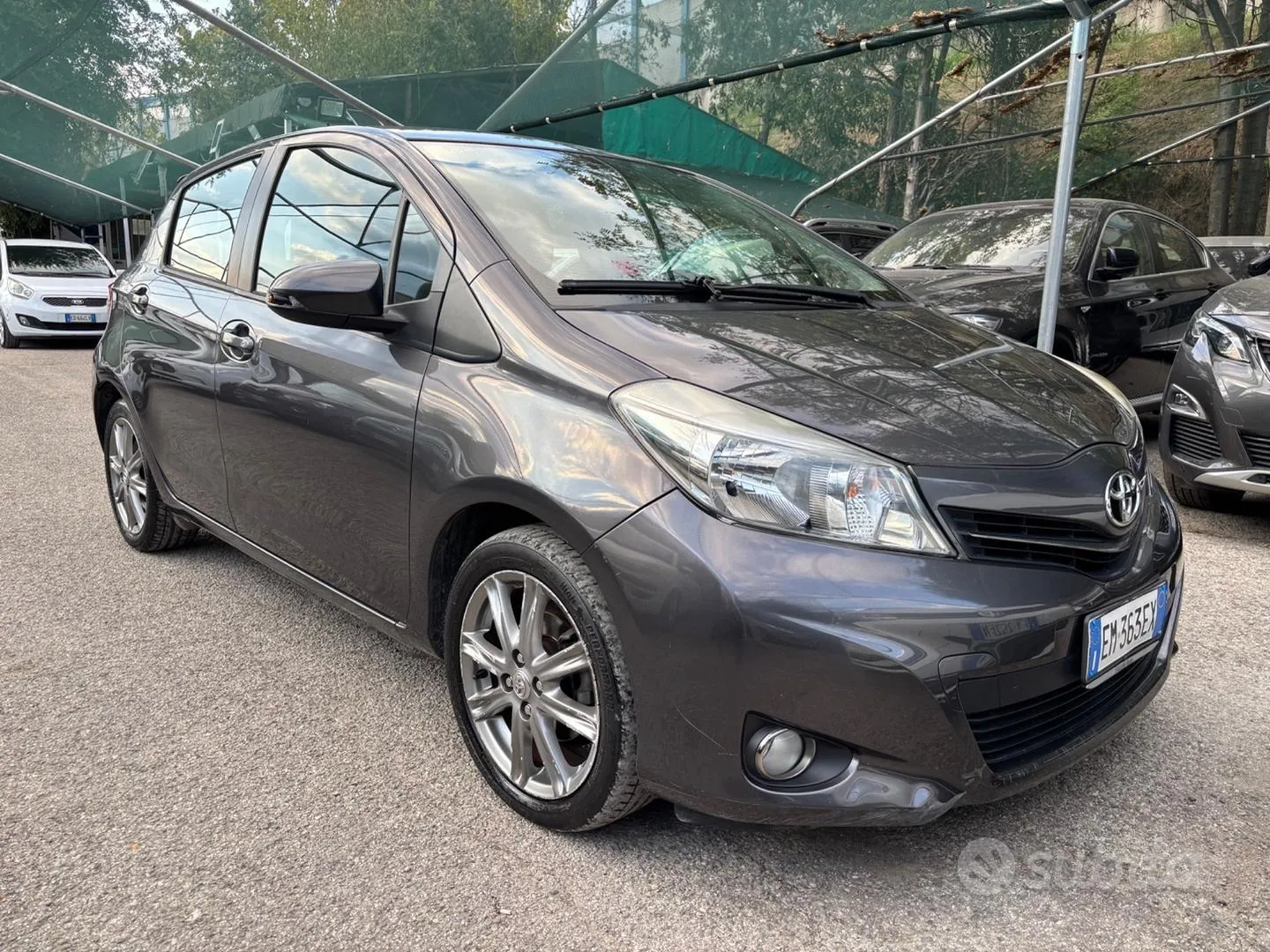 Toyota Yaris 2012 photo 2