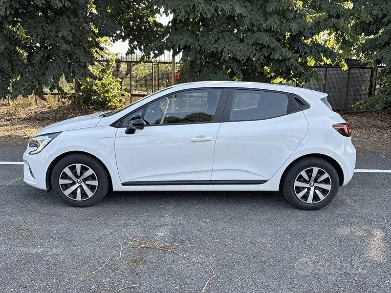 Renault Clio 2022 photo 2