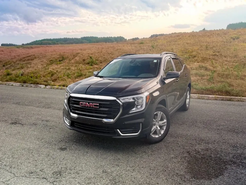 GMC Terrain 2023 photo 2