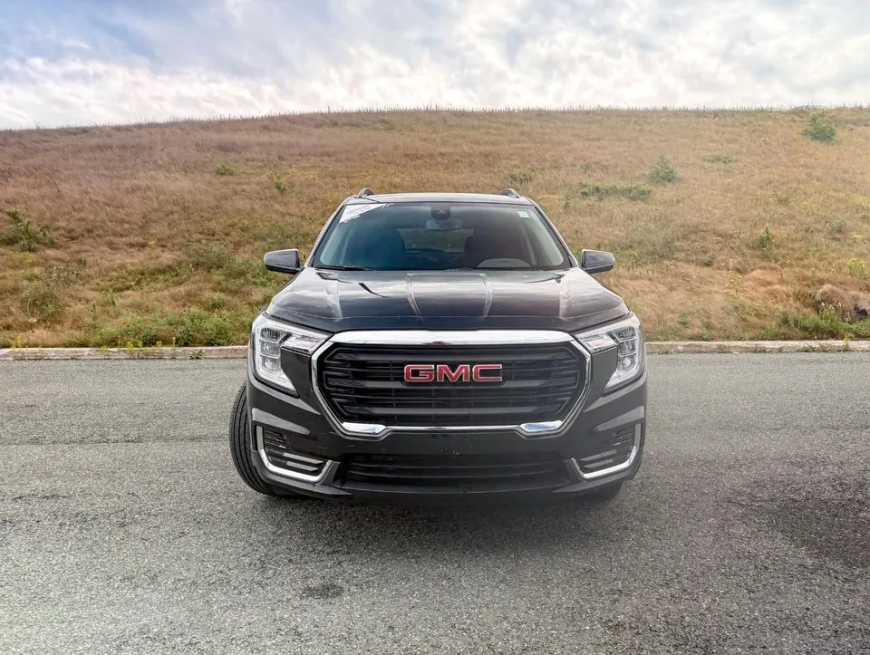 GMC Terrain 2023 photo 3