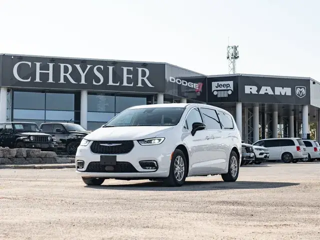 Chrysler Pacifica 2024 photo 2