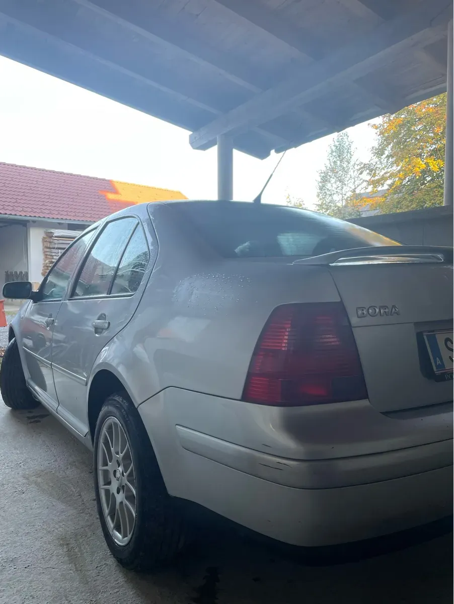 Volkswagen Bora 2001 photo 2