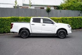 Isuzu D-Max 2023 photo 3