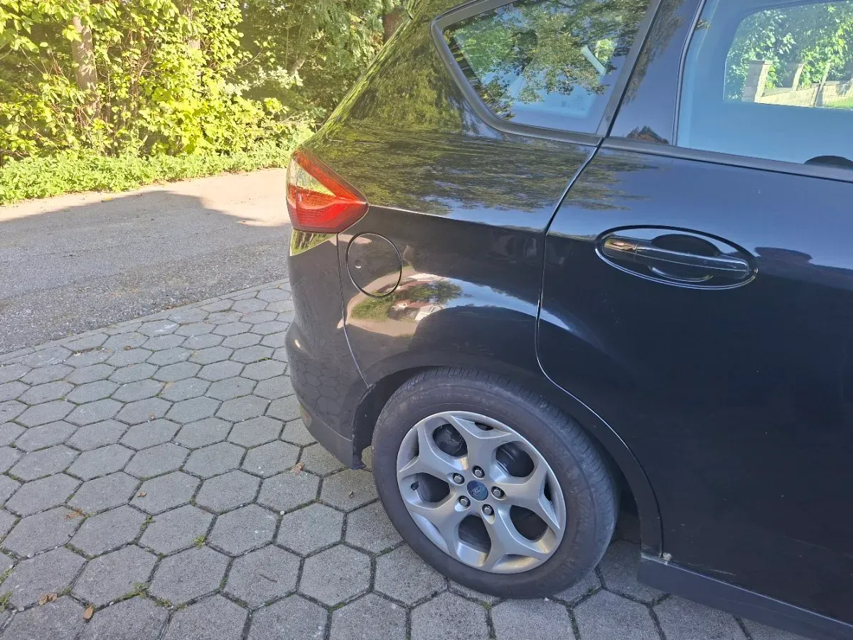 Ford C-Max 2011 photo 2