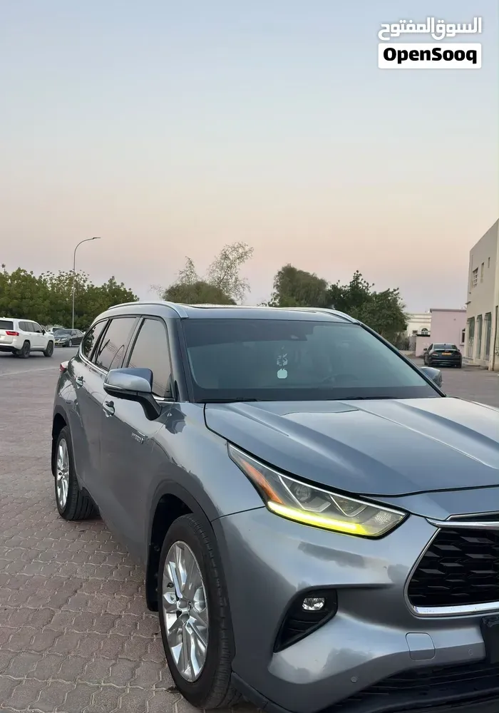 Toyota Highlander 2022 photo 3