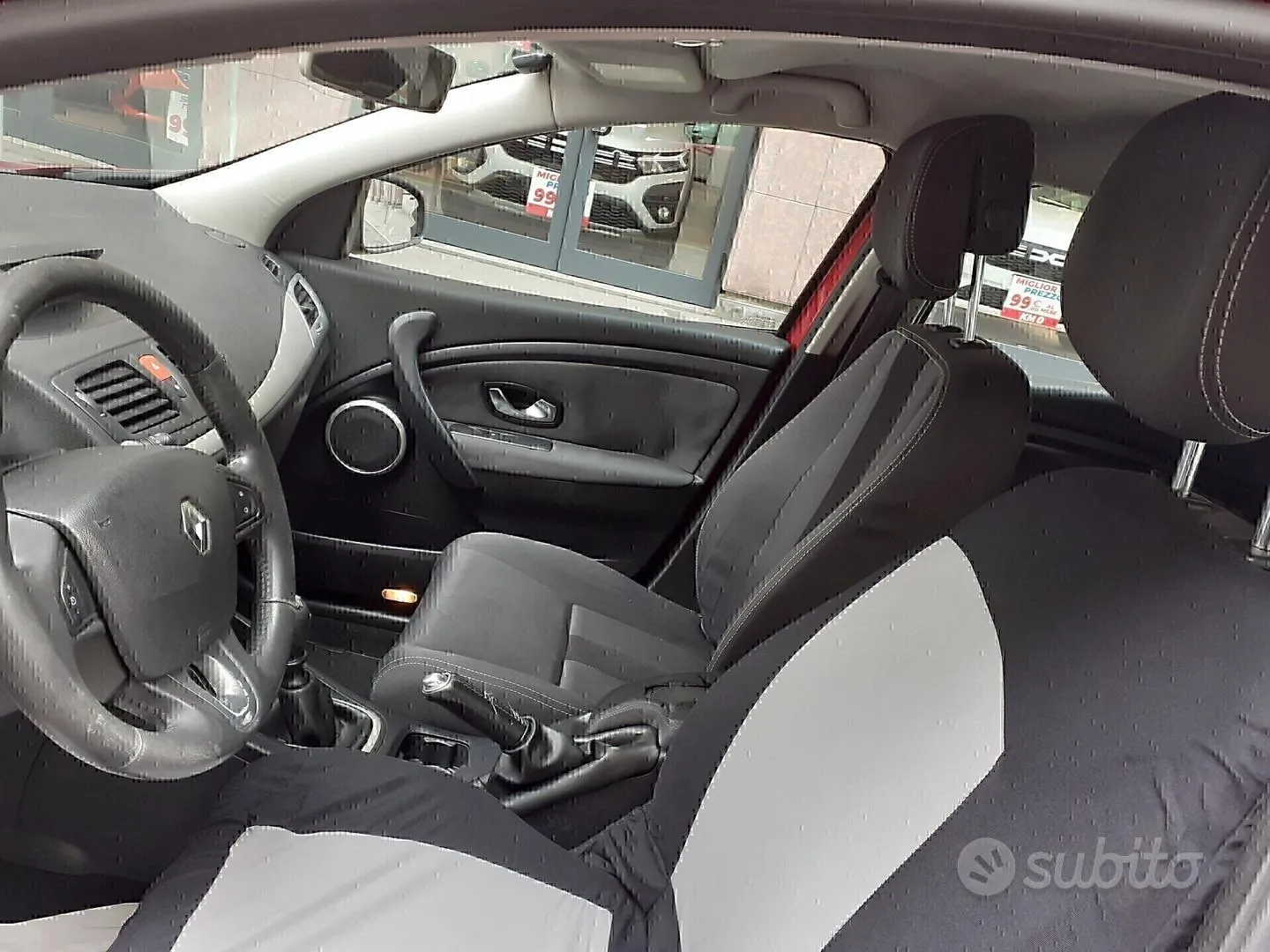 Renault Megane 2010 photo 2