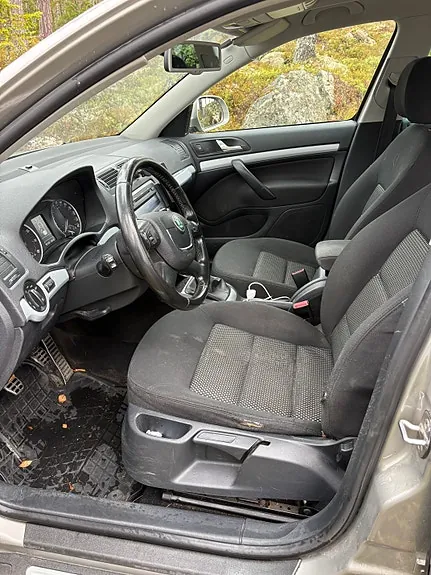 Skoda Octavia Scout 2010 photo 5