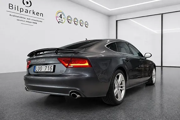 Audi A7 2012 photo 2