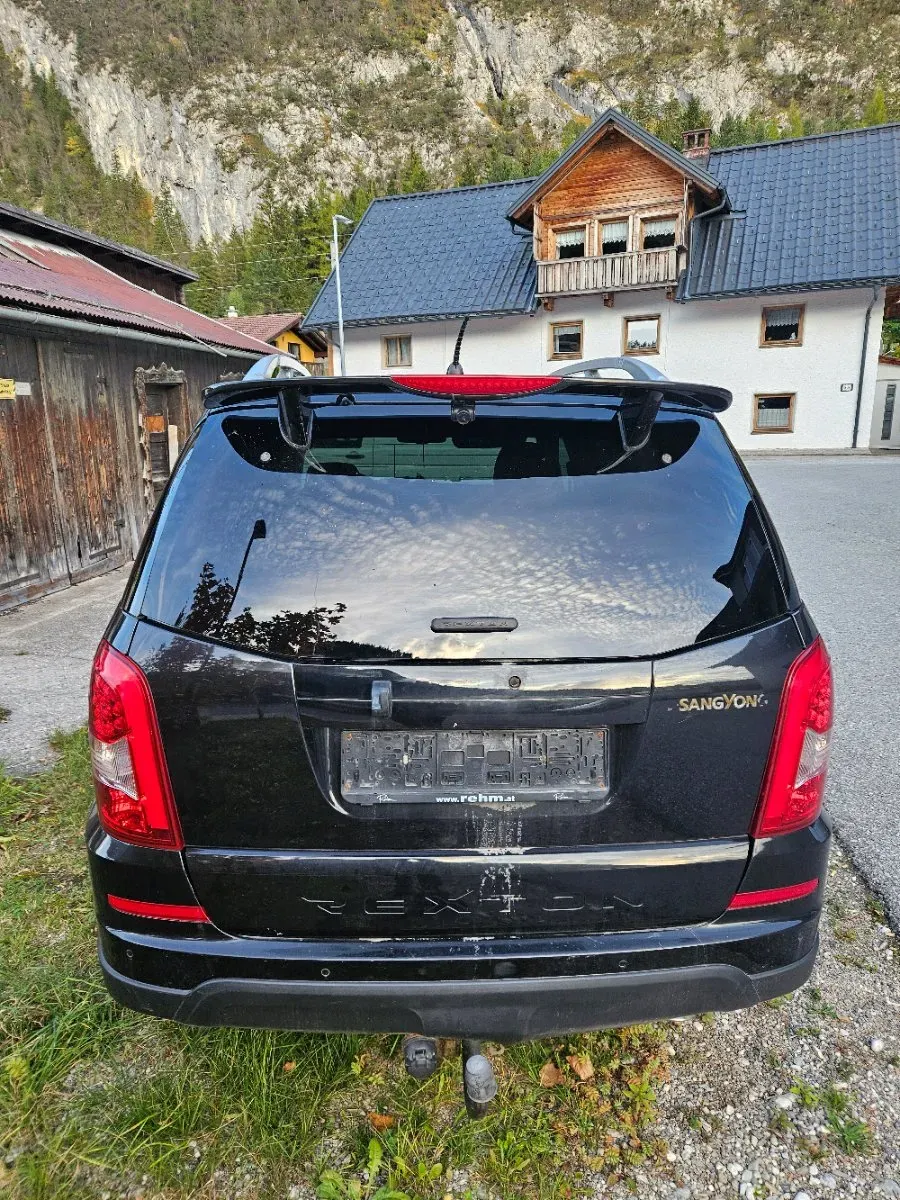 KG Mobility Rexton 2013 photo 2