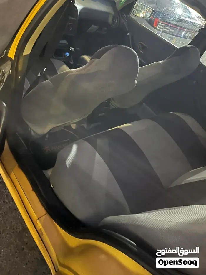 Peugeot 208 2015 photo 4