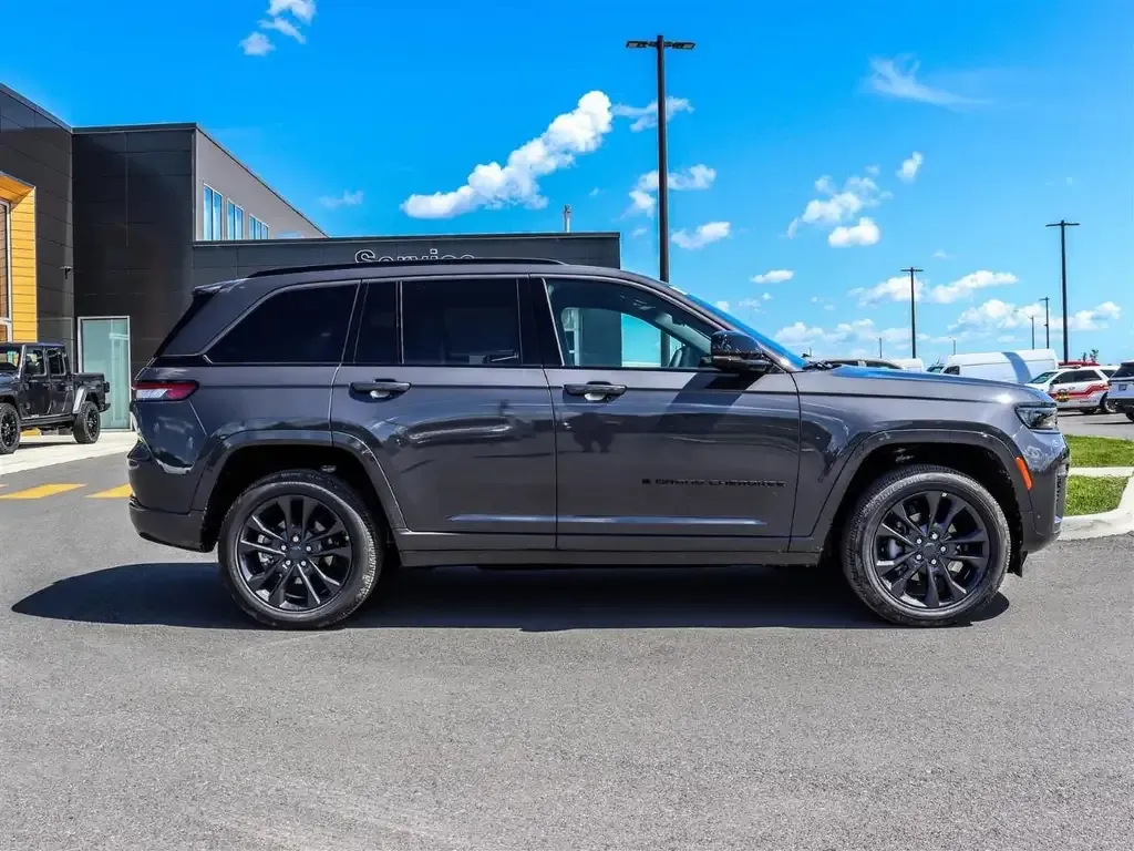 Jeep Grand Cherokee 2026 photo 5