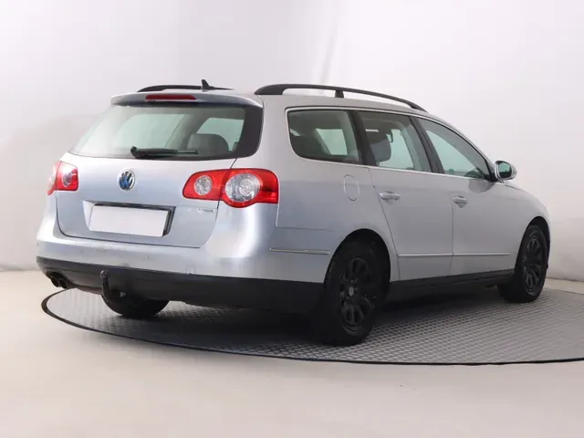 Volkswagen Passat Variant 2009 photo 4