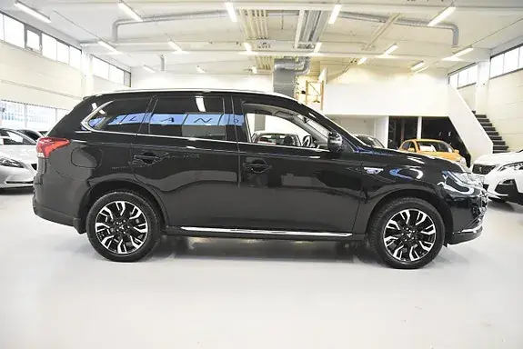 Mitsubishi Outlander 2018 photo 3