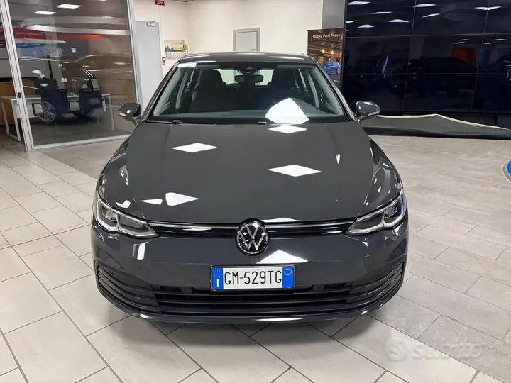 Volkswagen Golf 2023 photo 2