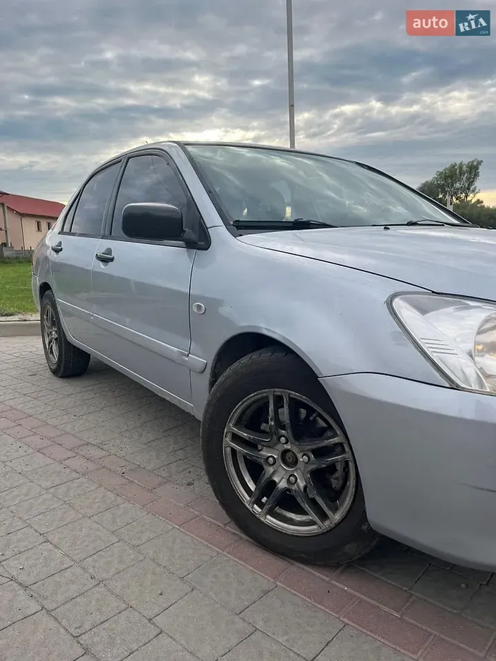 Mitsubishi Lancer 2005 photo 4