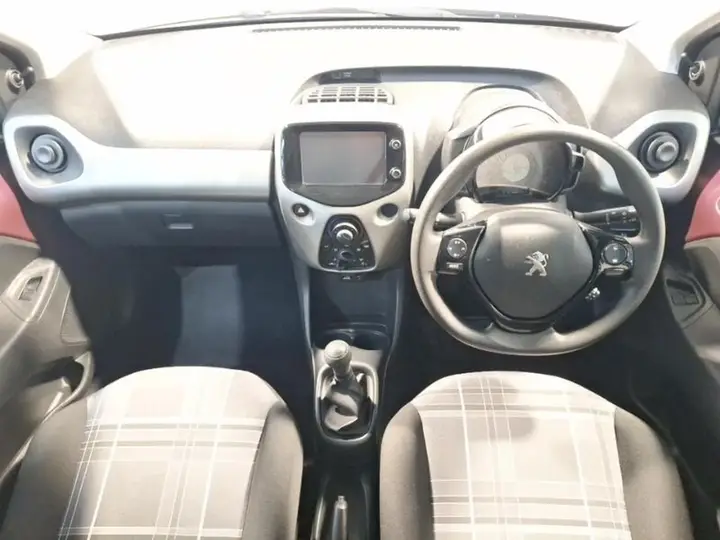 Peugeot 108 2017 photo 3