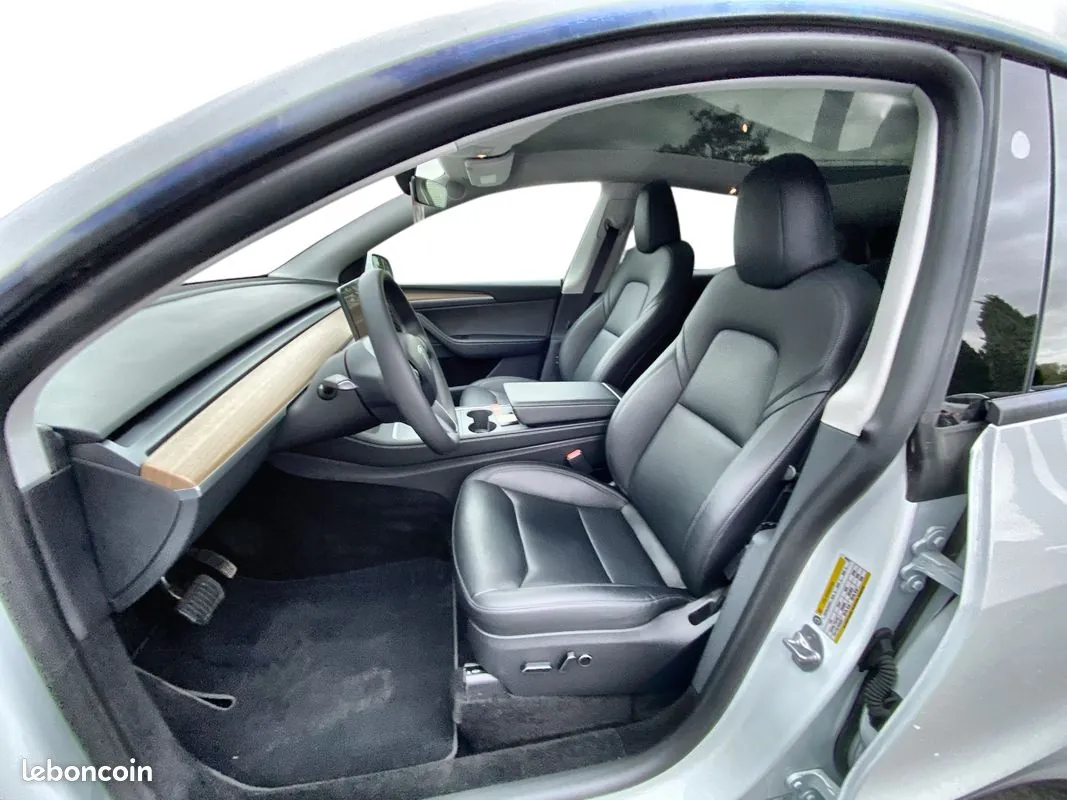 Tesla Model Y 2024 photo 4