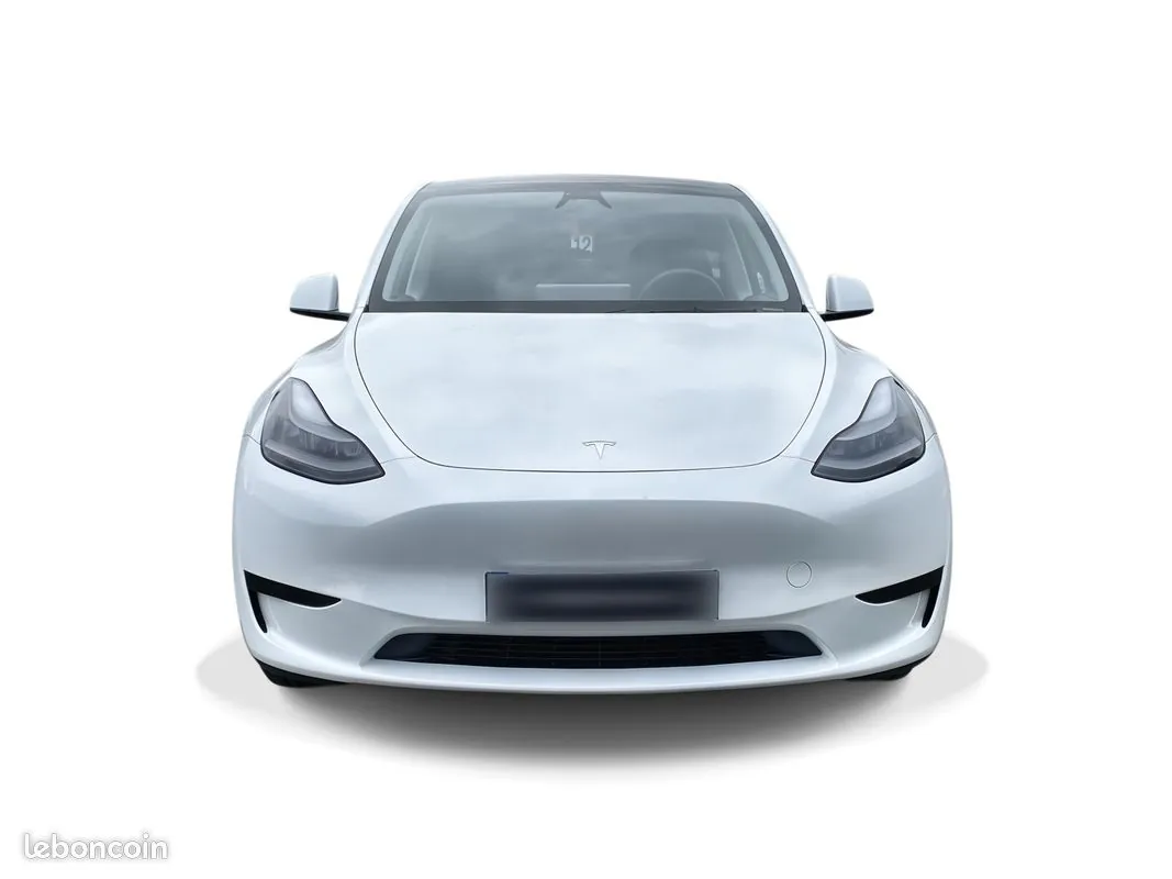 Tesla Model Y 2024 photo 2
