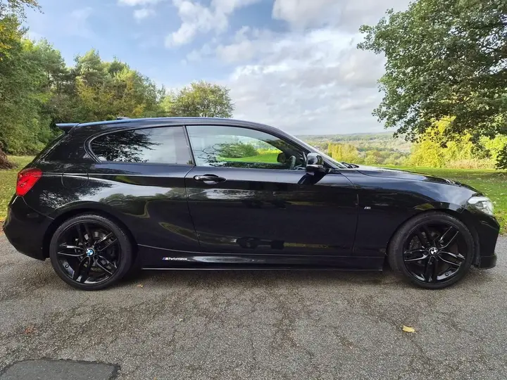 BMW 1 Series 2015 photo 2