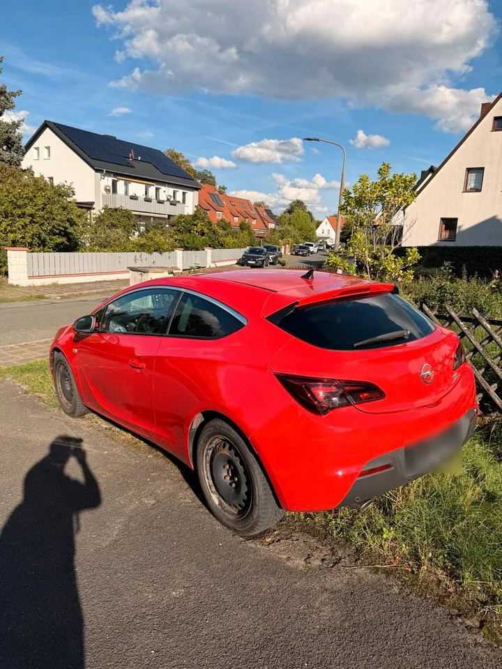 Opel Astra J Gtc