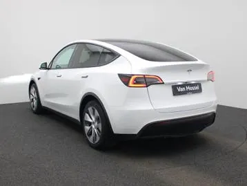 Tesla Model Y 2022 photo 2