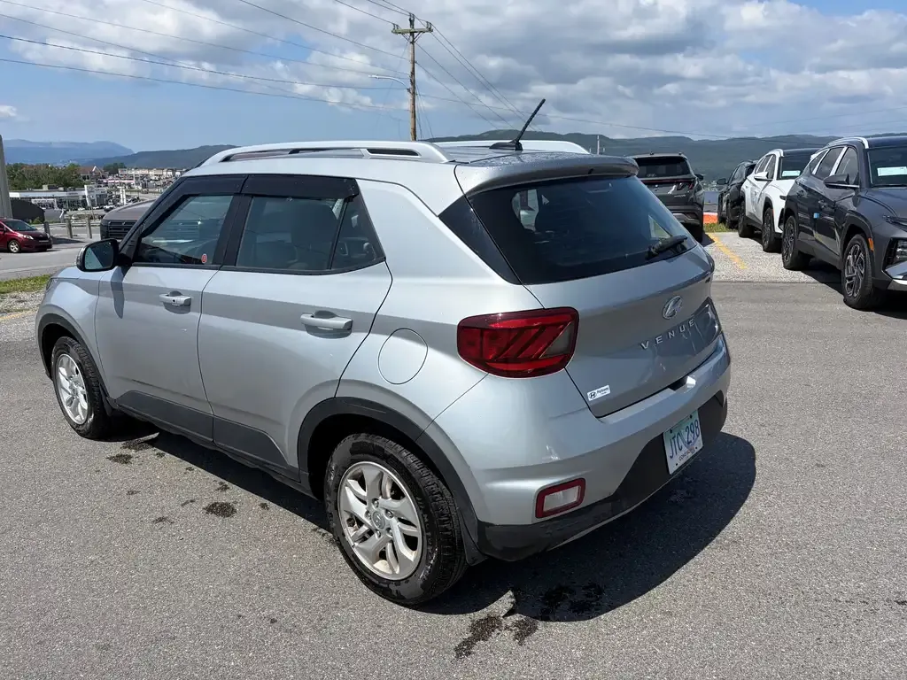 Hyundai Venue 2023 photo 4