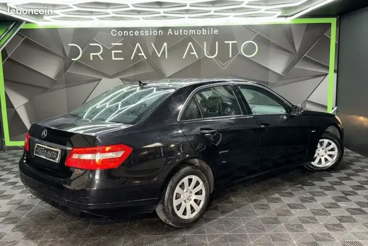 Mercedes-Benz E-Class 2010 photo 2