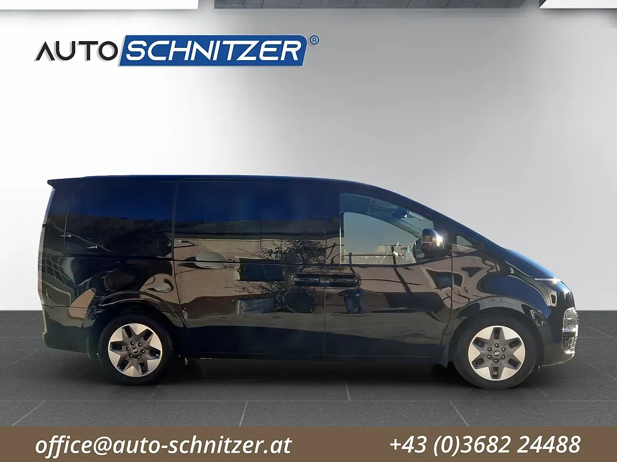 Hyundai Staria 2023 photo 3