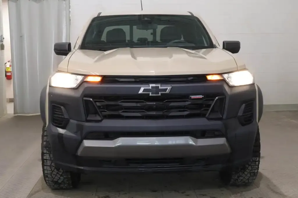Chevrolet Colorado 2024 photo 2