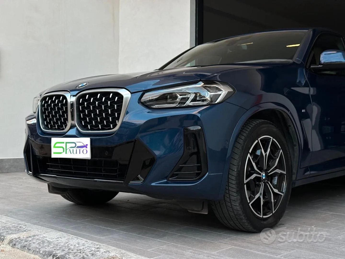 BMW X4 2022 photo 2