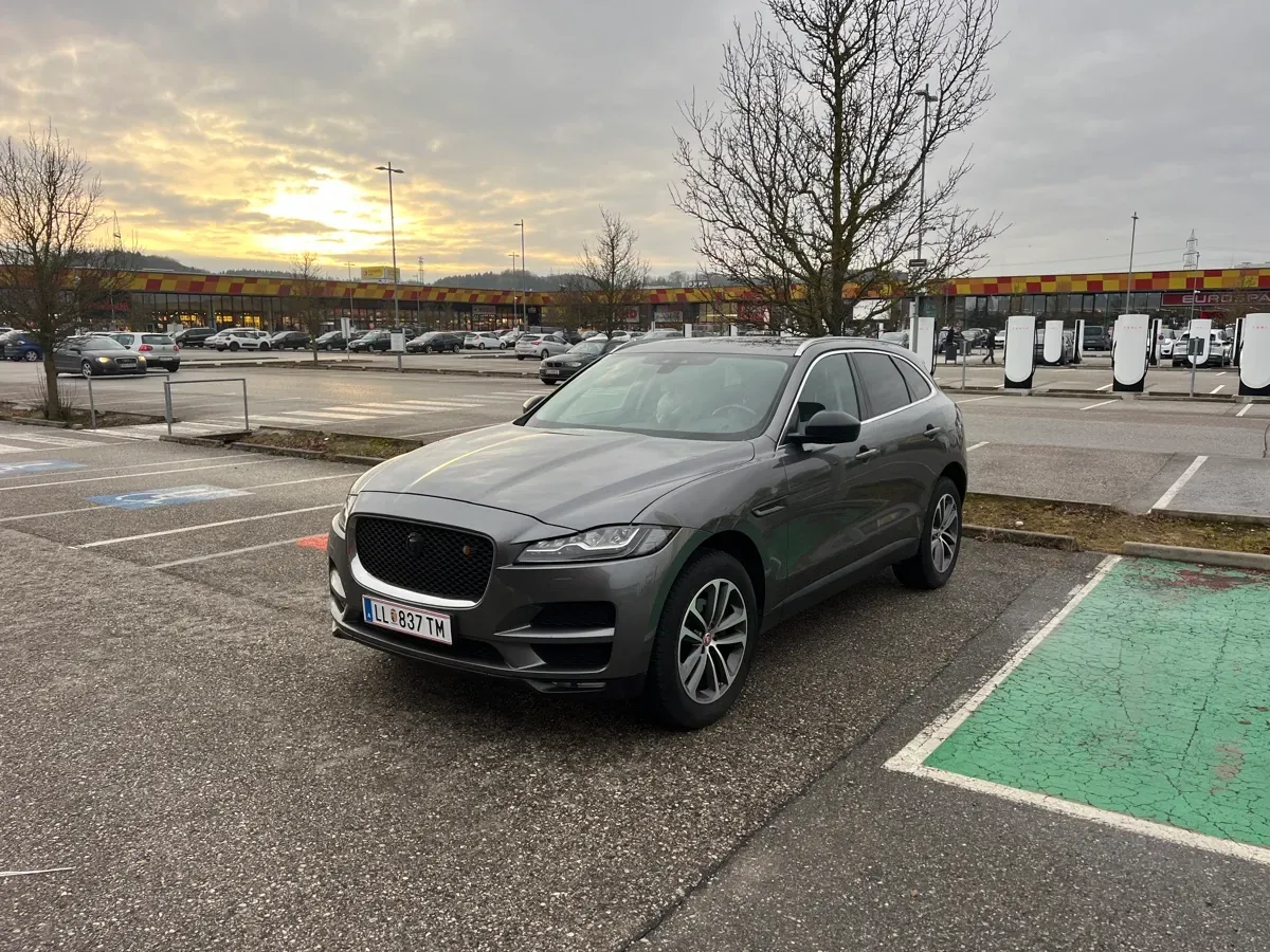 Jaguar F-Pace