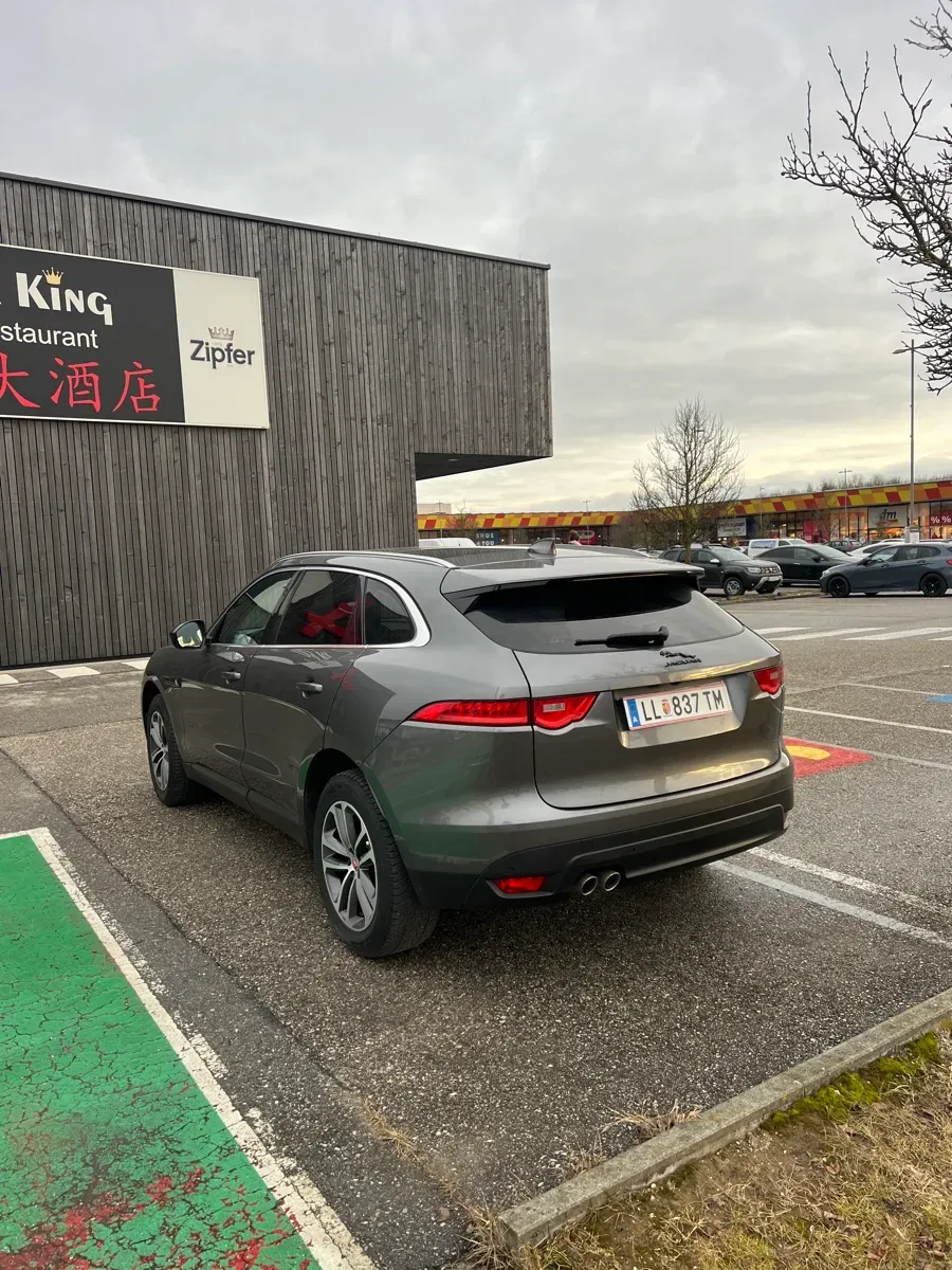 Jaguar F-Pace 2016 photo 3