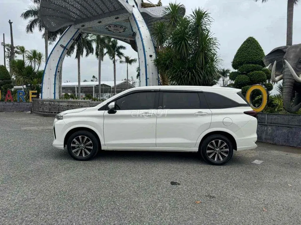 Toyota Avanza Premio 2024 photo 3