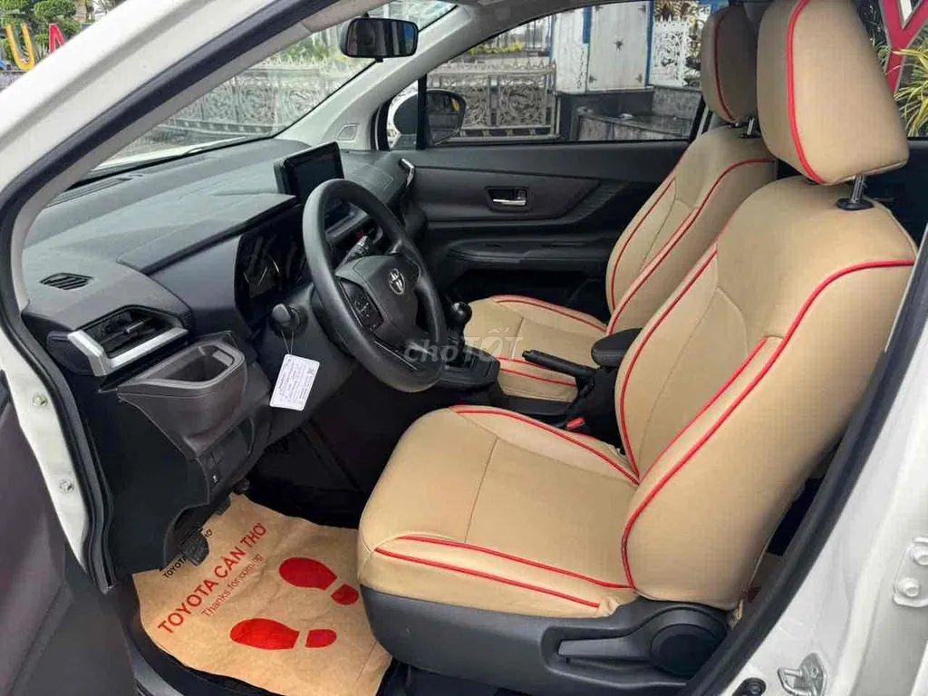 Toyota Avanza Premio 2024 photo 4