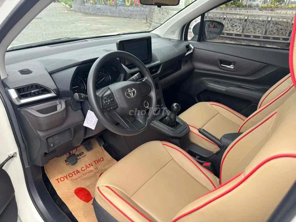 Toyota Avanza Premio 2024 photo 5
