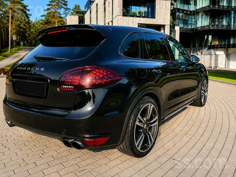 Porsche Cayenne 2012 photo 4