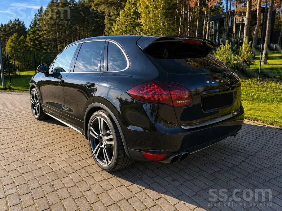 Porsche Cayenne 2012 photo 3