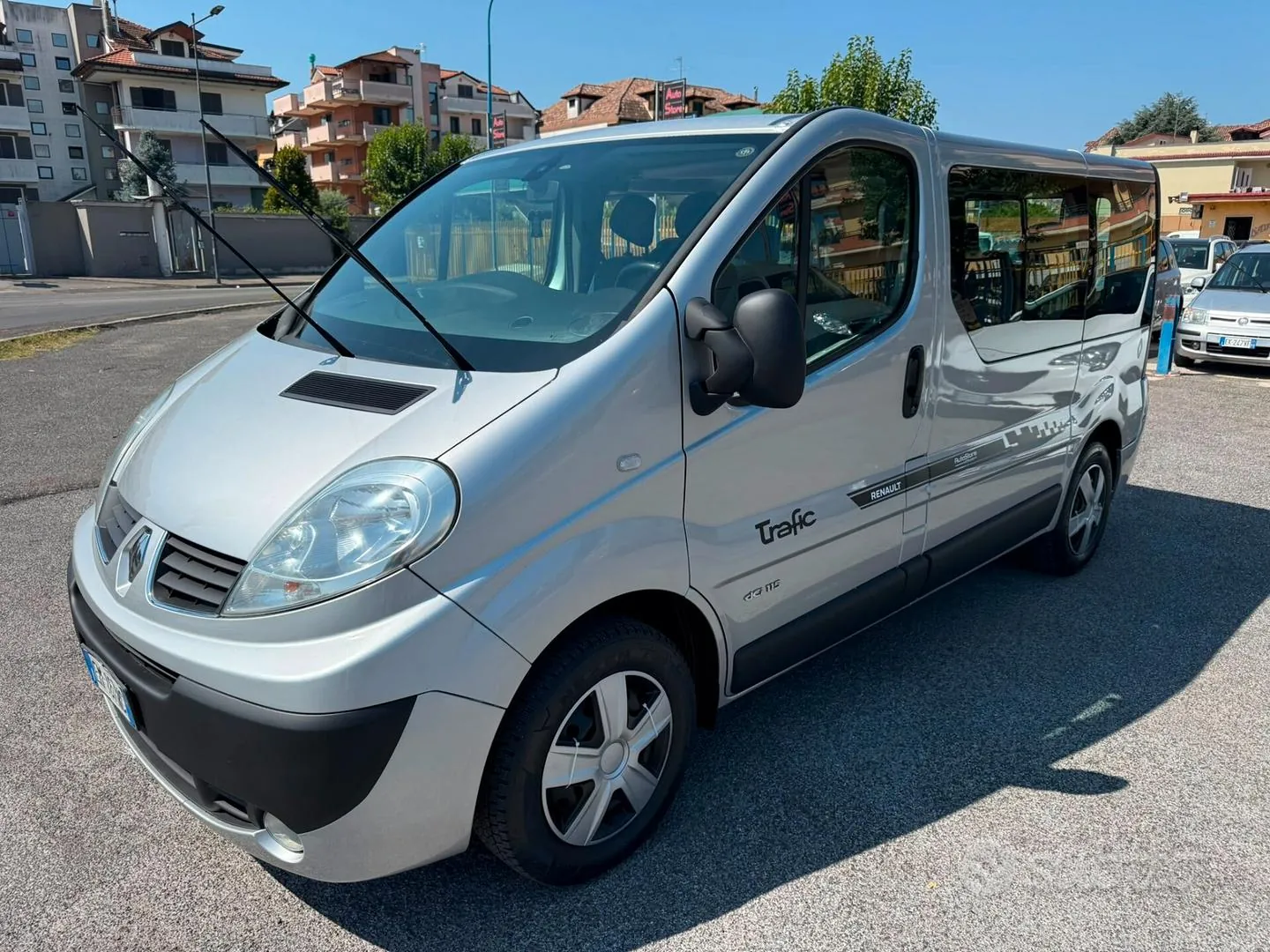Renault Trafic 2012 photo 3
