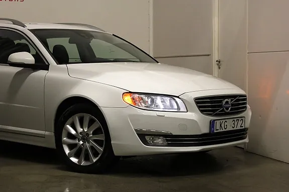 Volvo V70 2014 photo 2