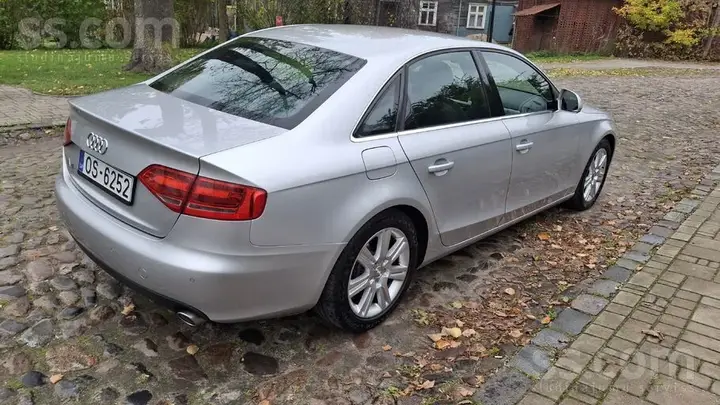Audi A4 2009 photo 2