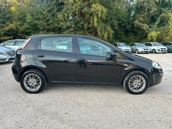 Fiat Punto Evo 2011 photo 4