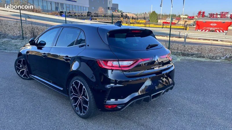 Renault Megane 2018 photo 2