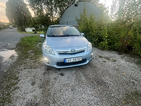 Toyota Auris 2011 photo 3