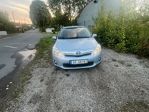 Toyota Auris 2011 photo 5