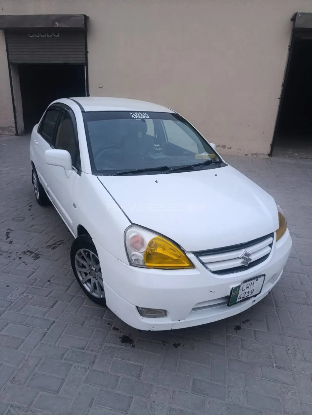 Suzuki Liana