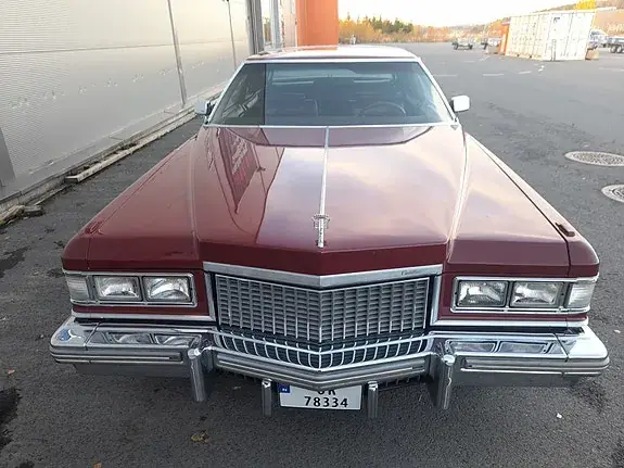 Cadillac Deville 1975 photo 2