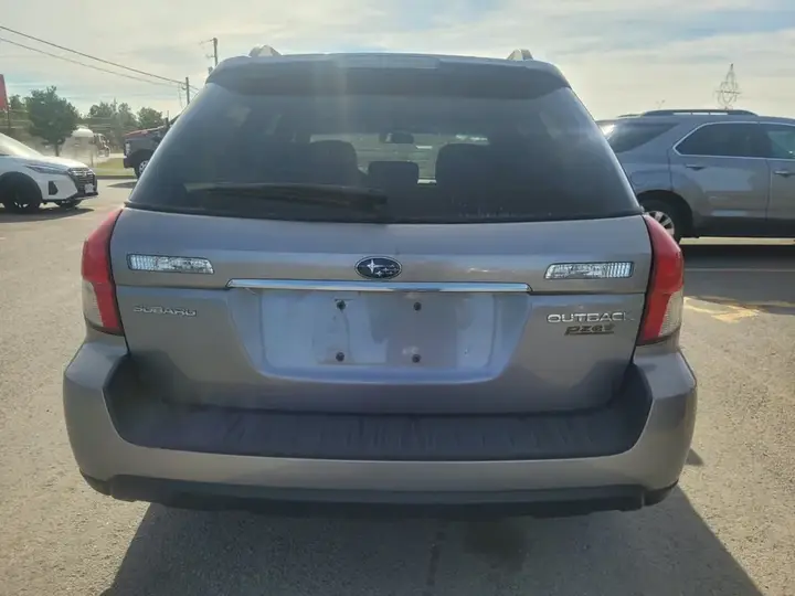 Subaru Outback 2009 photo 4