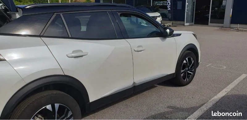 Peugeot 2008 2021 photo 3